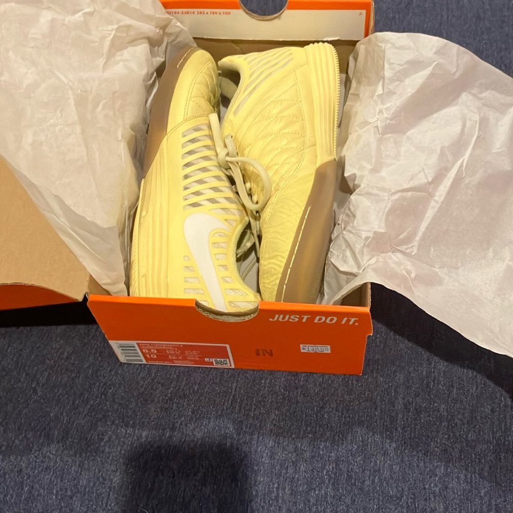 Lunargato indoor soccer shoes